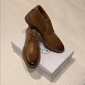 Steve Madden: “Pacer” leather boot